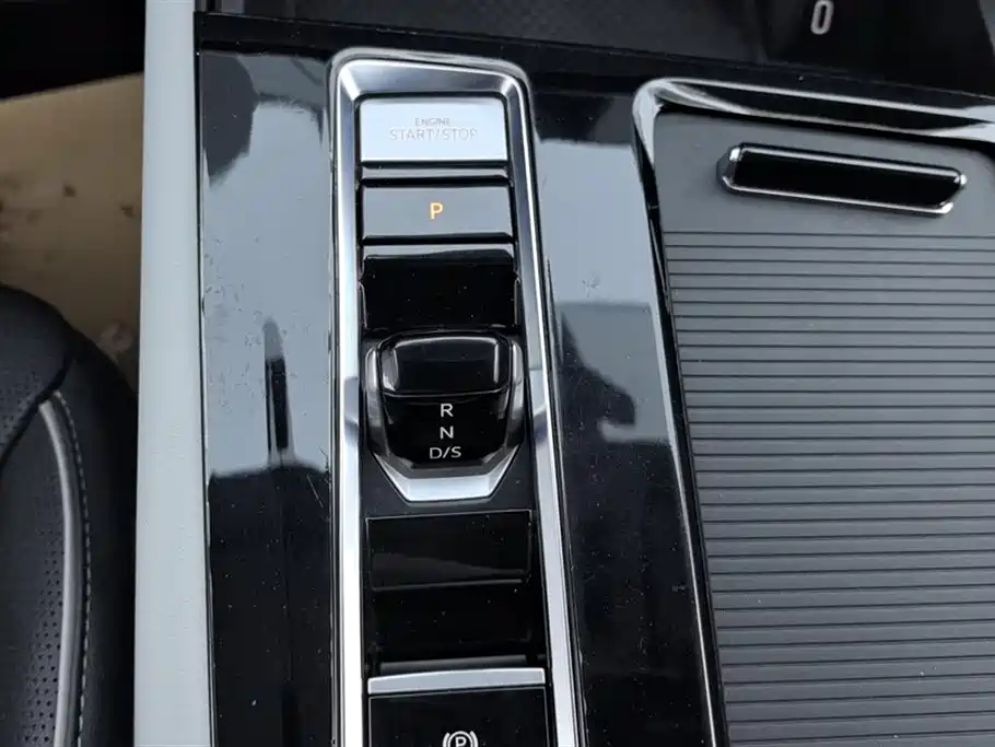 Volkswagen Teramont 2022 530 V6 4MOTION Premium Flagship фото 16