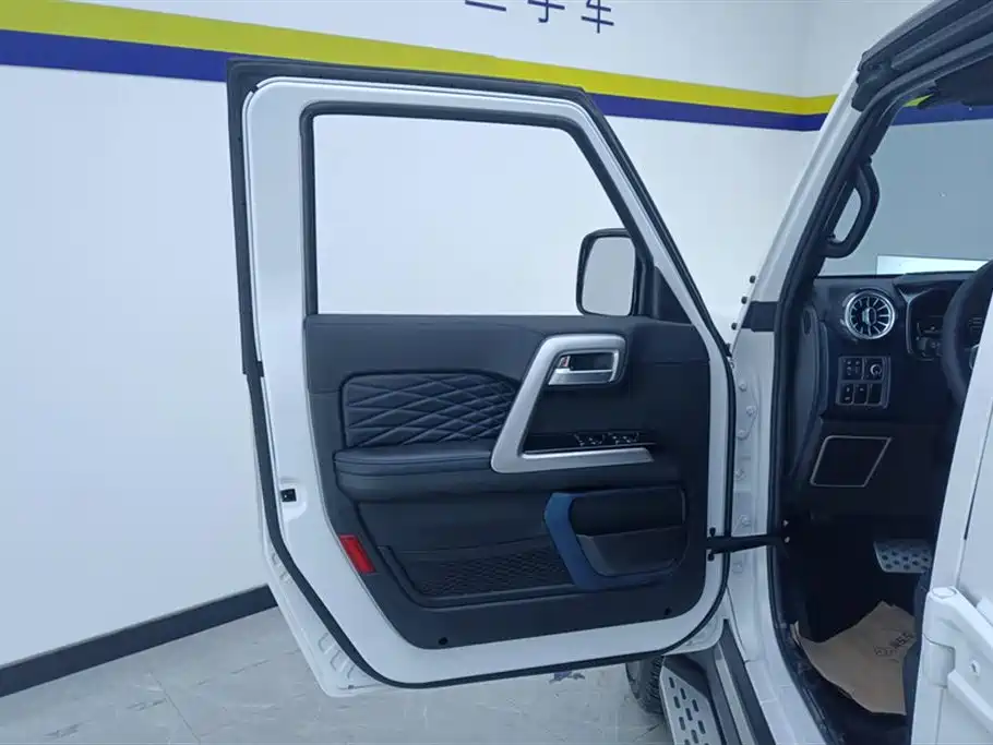 BAIC ORV Beijing Offroad BJ40 2024 2.0D Blade Hero Glory Edition фото 7