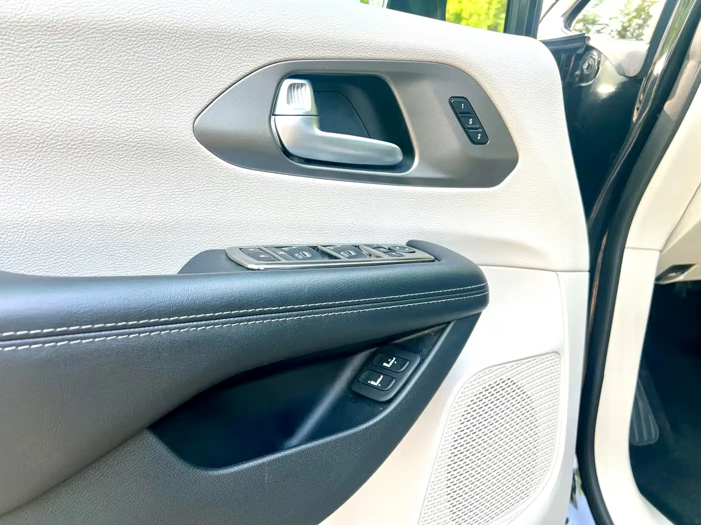 Chrysler Pacifica 2019 2017 3.6L Premium Edition