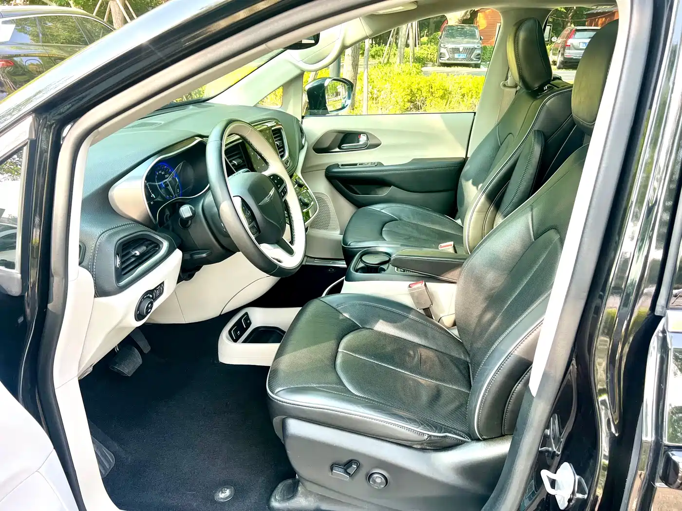 Chrysler Pacifica 2019 2017 3.6L Premium Edition