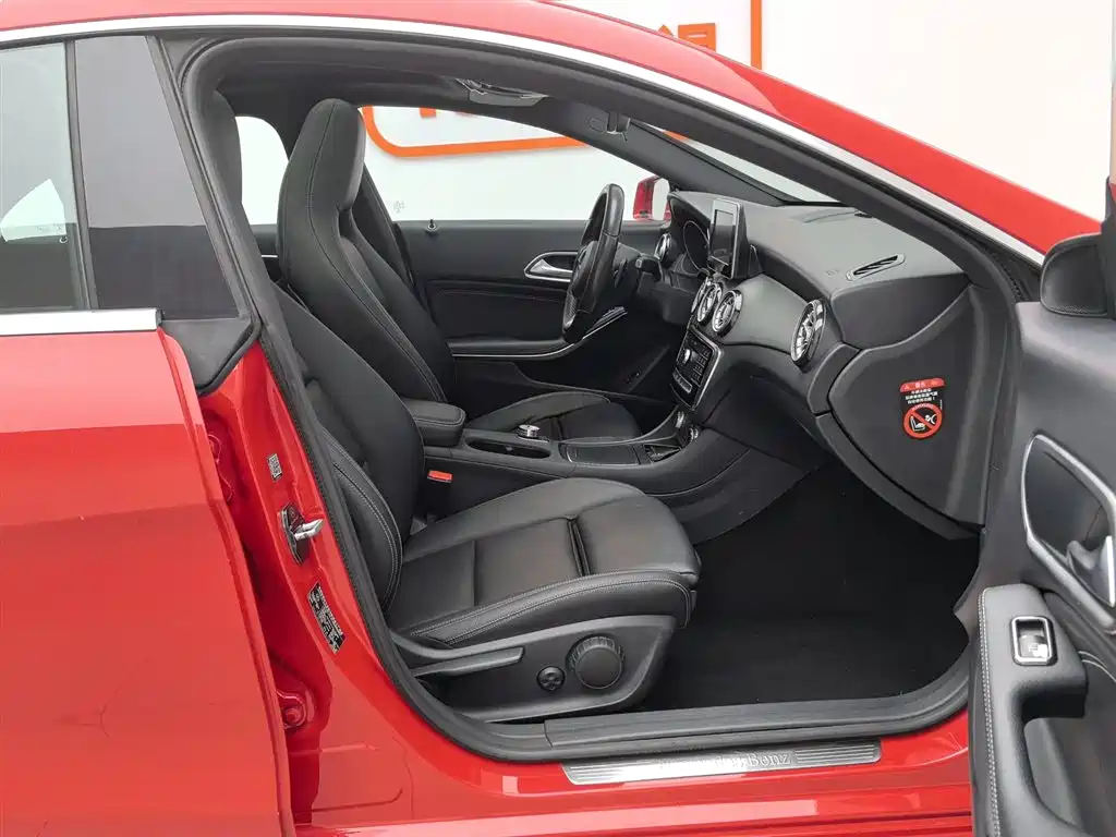Mercedes-Benz CLA (Import) 2017 CLA 200 Fashion фото 23