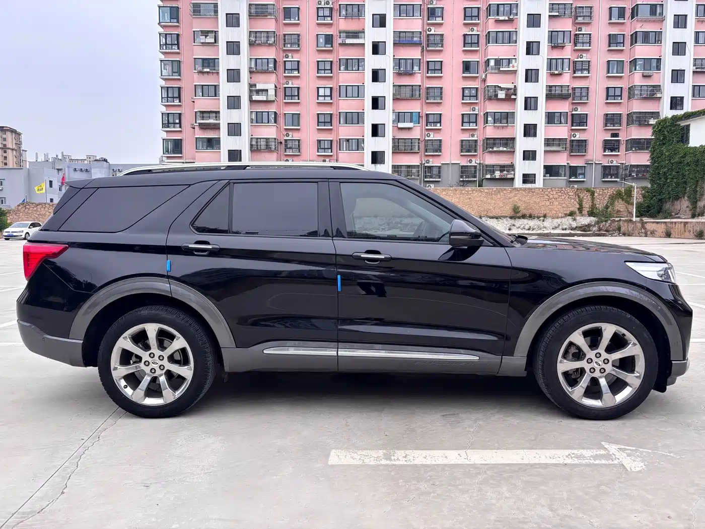 Ford Explorer 2020 EcoBoost 285 AWD Platinum 6-Seater фото 5