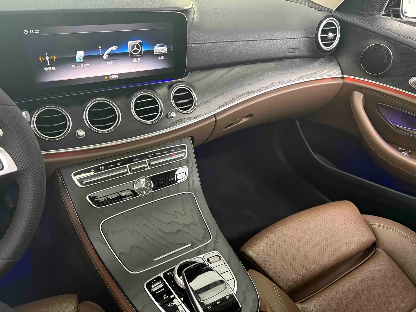 Mercedes-Benz E-Class 2018 Facelift E 200 L Sport фото 14