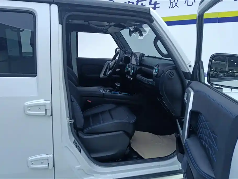 BAIC ORV Beijing Offroad BJ40 2024 2.0D Blade Hero Glory Edition фото 8