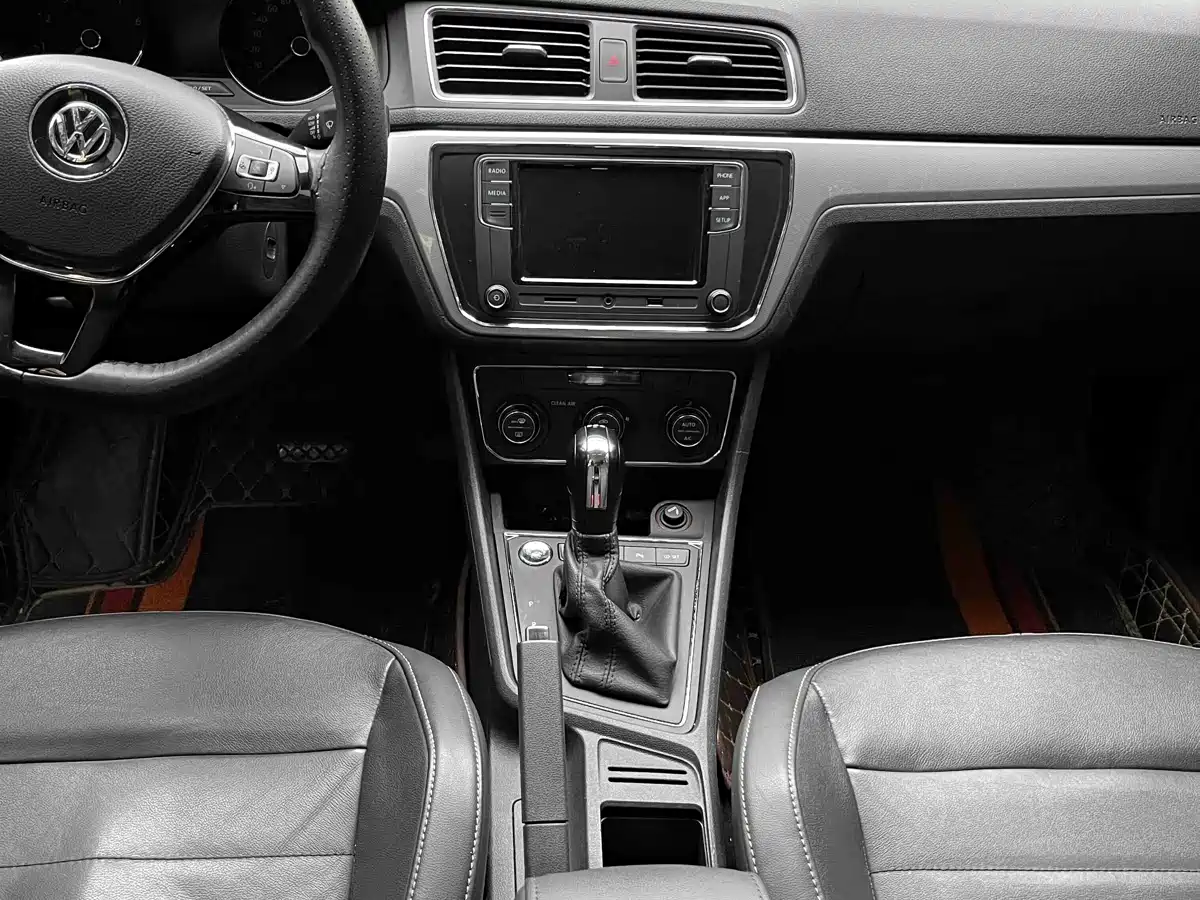 Volkswagen Lavida Tour 2017 230TSI DSG Comfort Edition фото 25