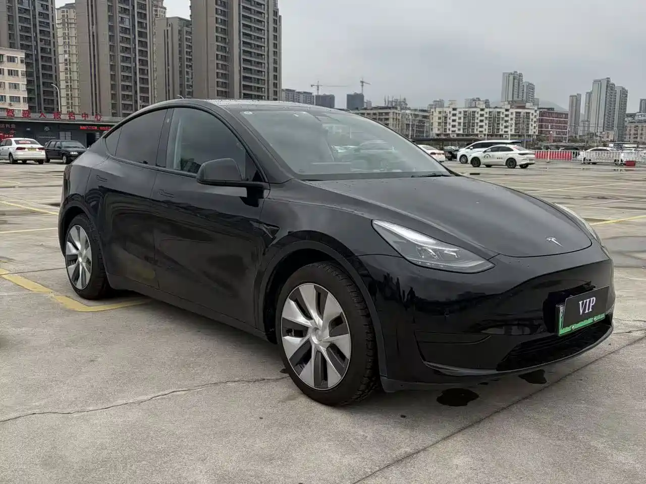TESLA MODEL Y