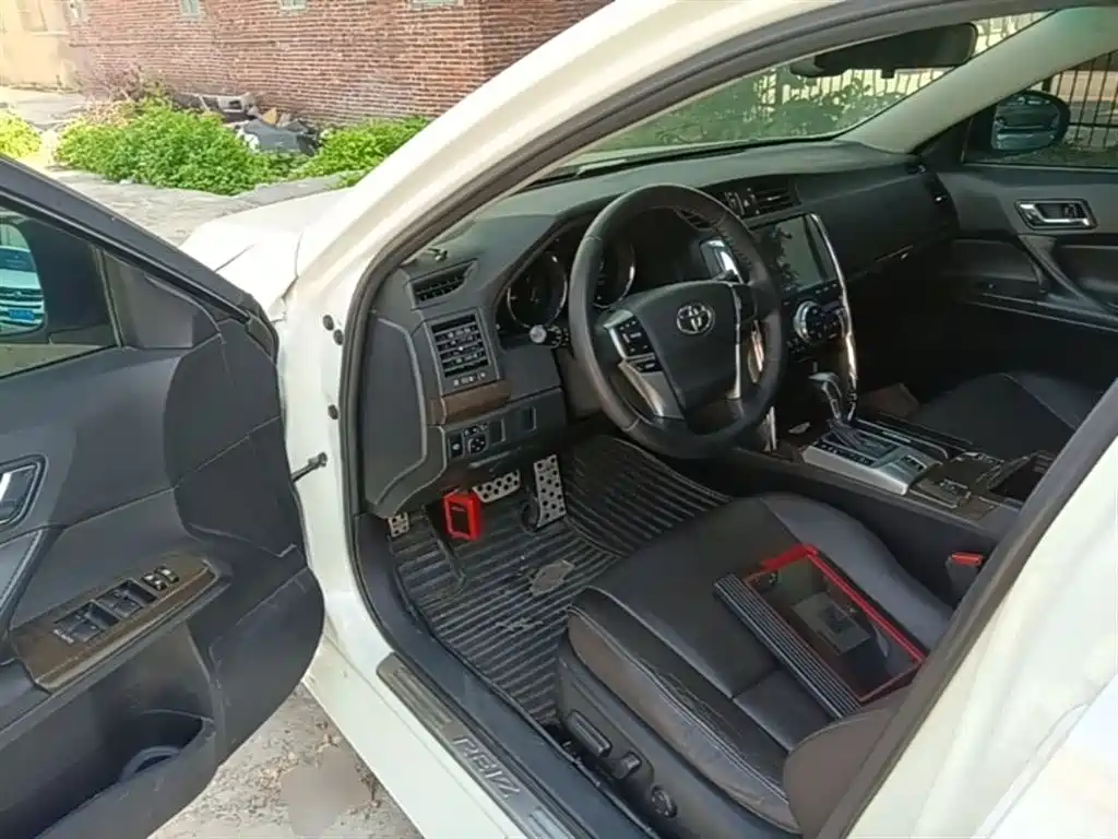 Toyota Reiz 2013 2.5V Elite Edition фото 16