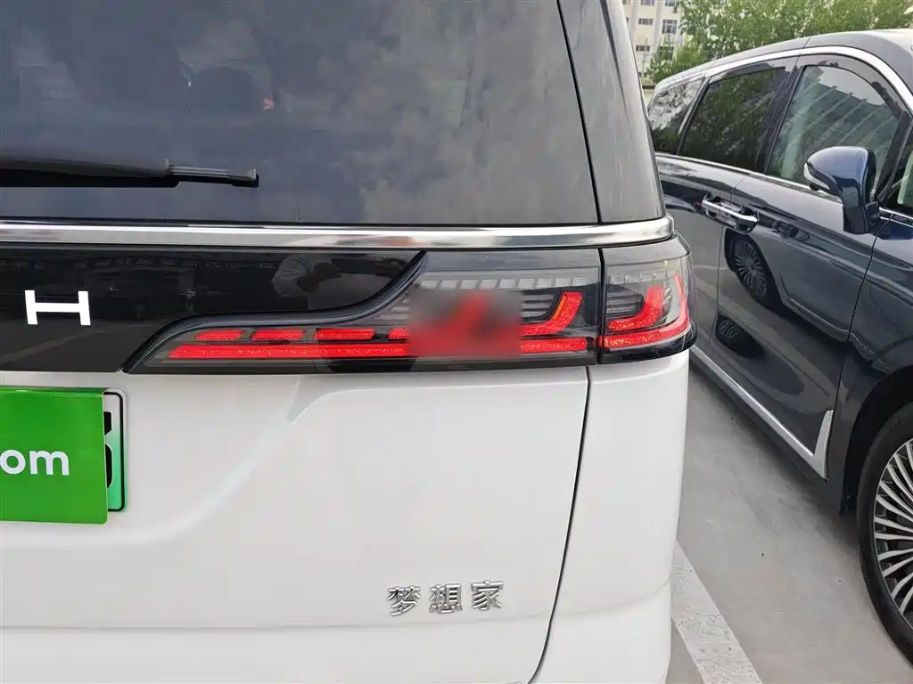 Voyah Auto Voyah Dreamer 2025 PHEV AWD Flagship Kunpeng Edition фото 8