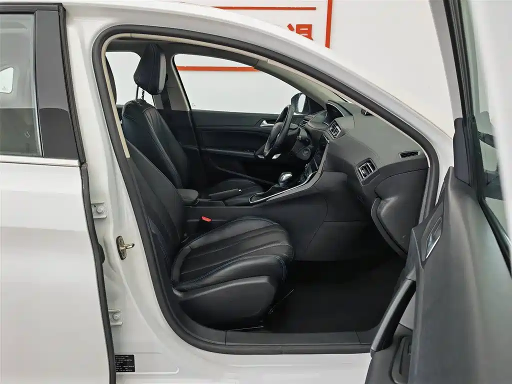 Peugeot 308 2019 1.6L Automatic Luxury Version China V фото 23