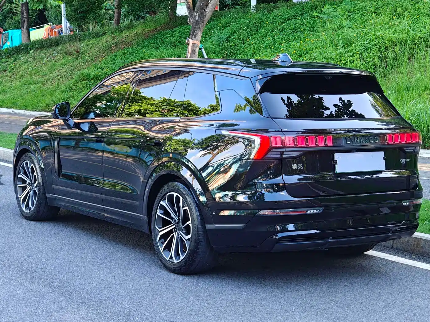 Lynk & Co 09 EM-P 2024 2.0TD EM-P AWD ULTRA 6-Seater фото 4