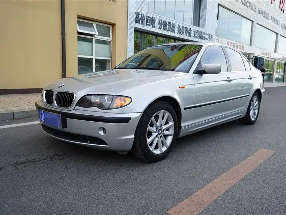 BMW 3 Series 2005 325i Leading