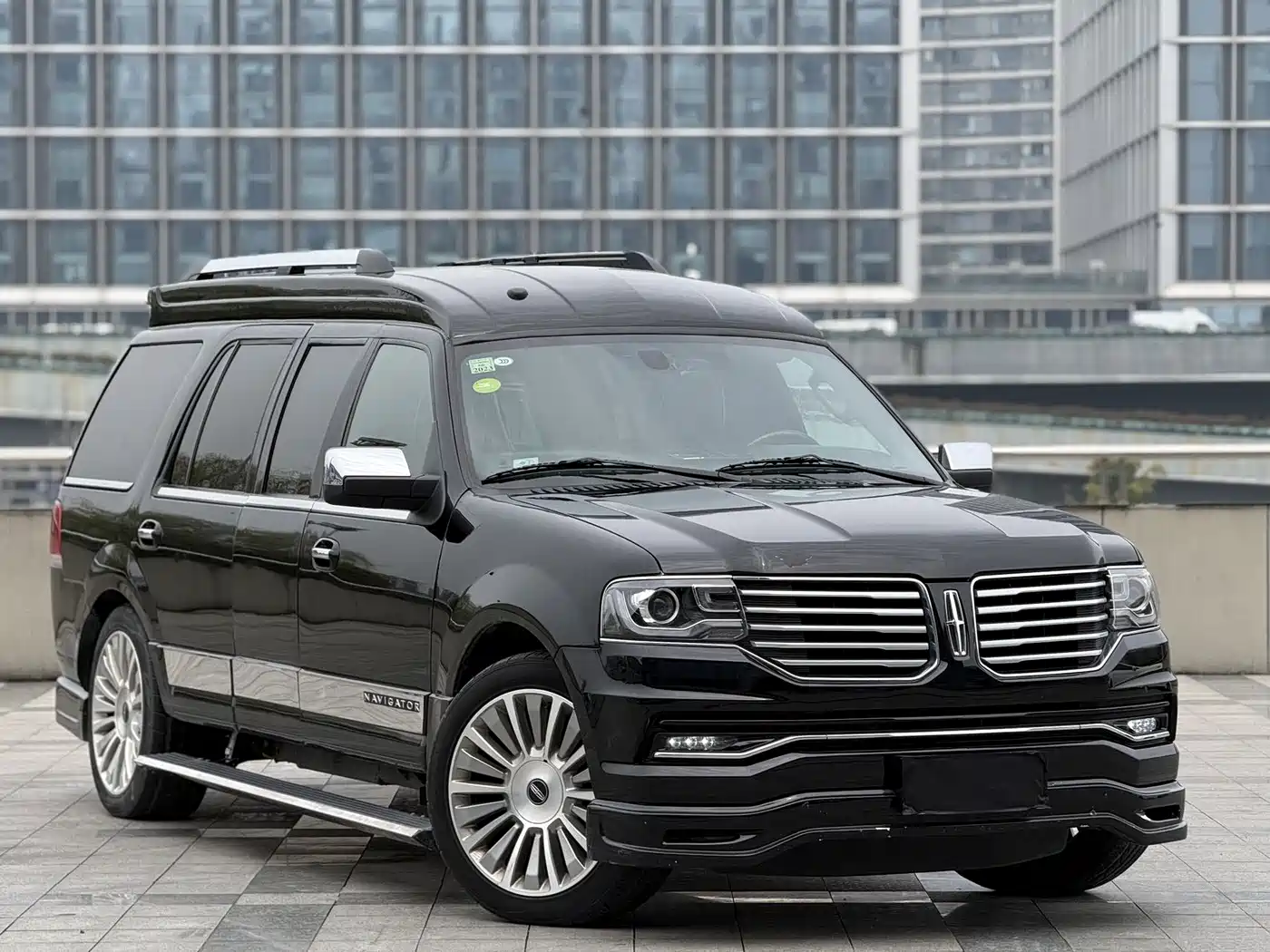 Lincoln Navigator One фото 3