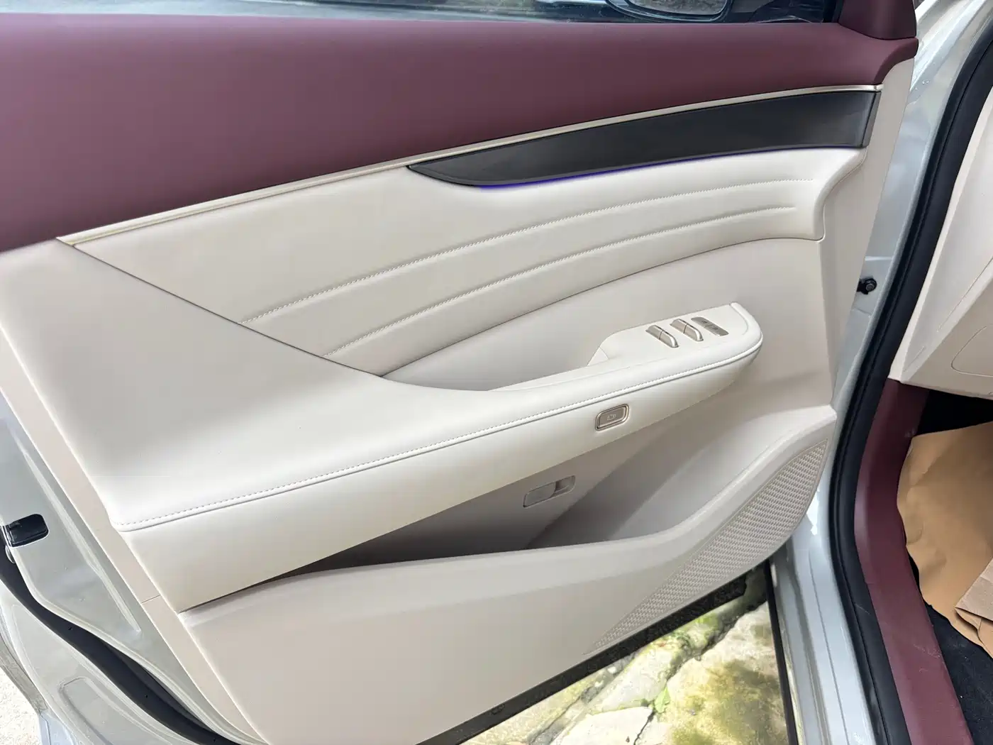 Dongfeng Aeolus L8 2025 Plug-in Hybrid фото 5