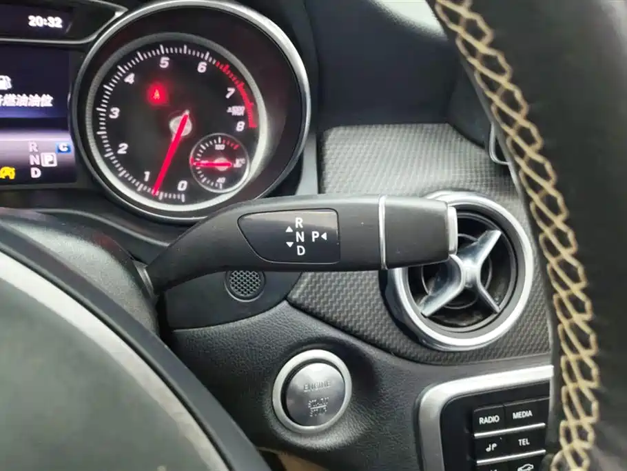 Mercedes-Benz GLA 2018 GLA 220 4MATIC Sport фото 16
