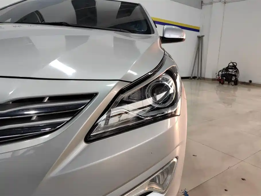 Hyundai Verna 2014 1.4L Manual Top TOP фото 5