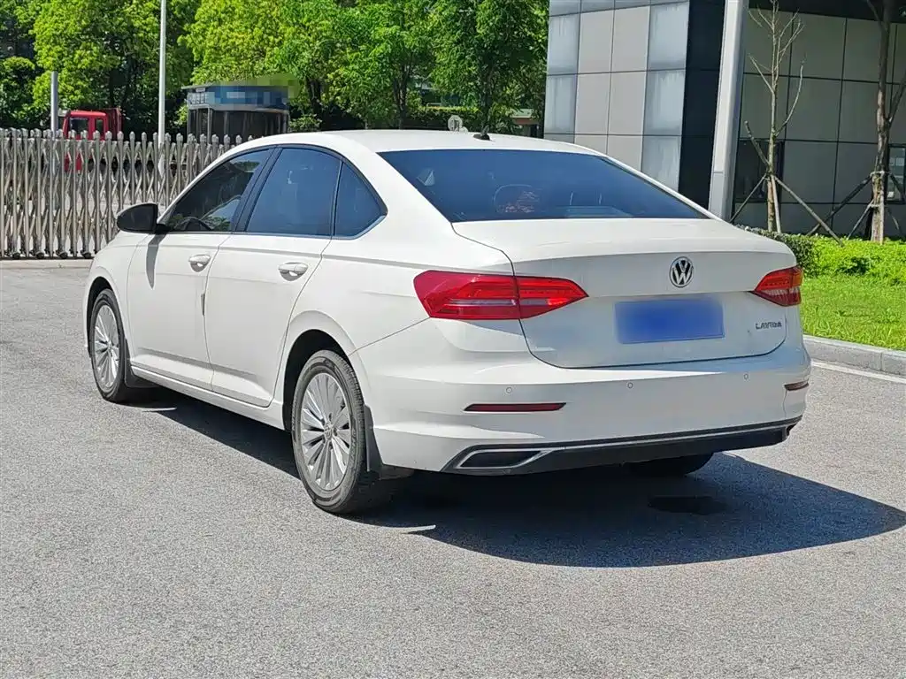 Volkswagen Lavida 2018 1.5L Manual Comfort Edition China V фото 23