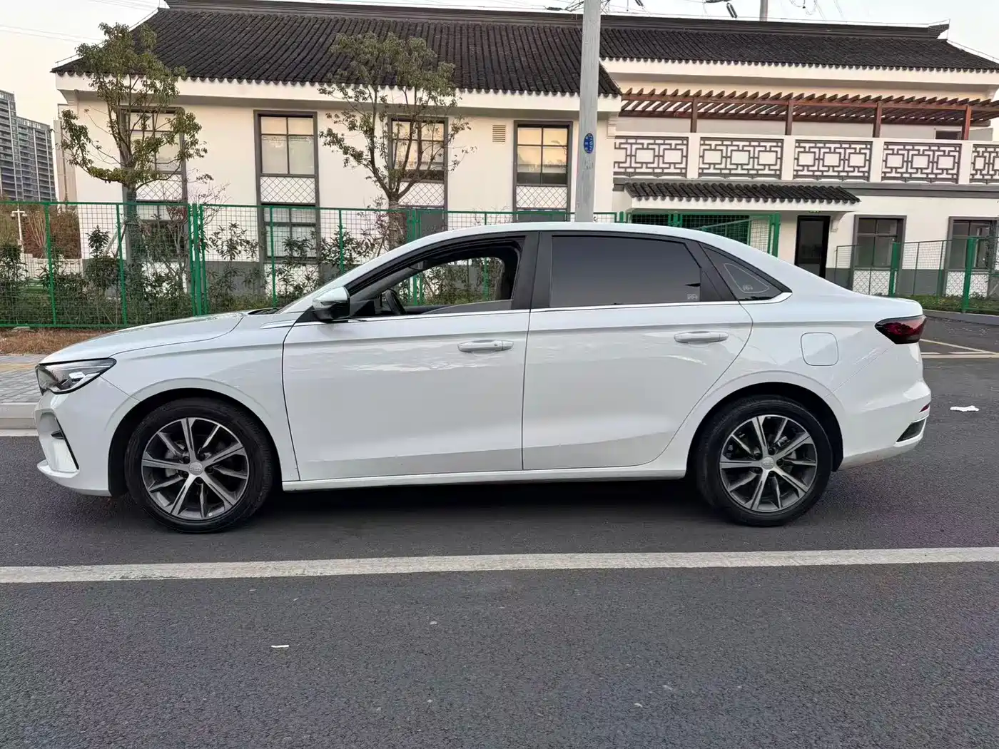 GEELY AUTOMOBILE EMGRAND