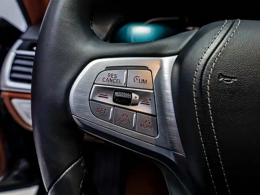 BMW 7 Series 2019 M760Li xDrive V12 Luxury Package фото 2