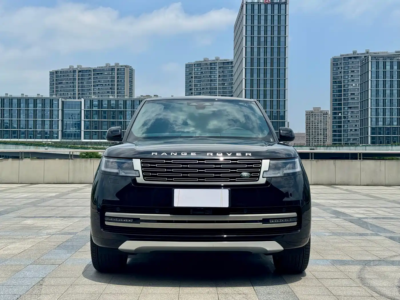 Land Rover Range Rover 2025 3.0 L6 400PS Flourishing Era Extended Wheelbase