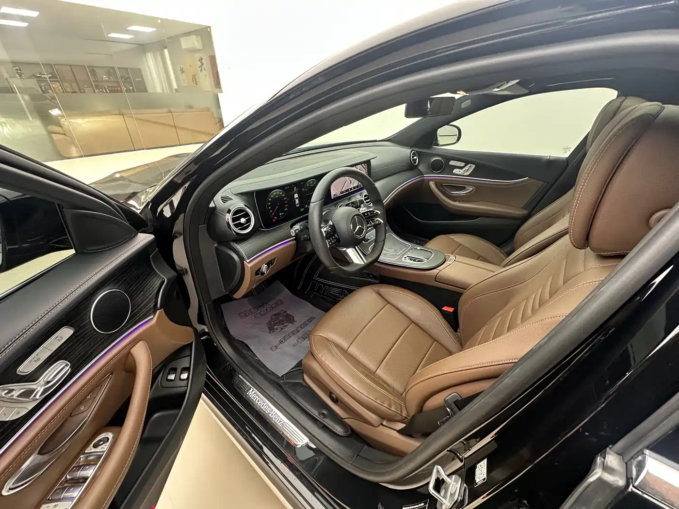 Mercedes-Benz E-Class New Energy 2022 E 350 e L Plug-in Hybrid Sedan фото 3