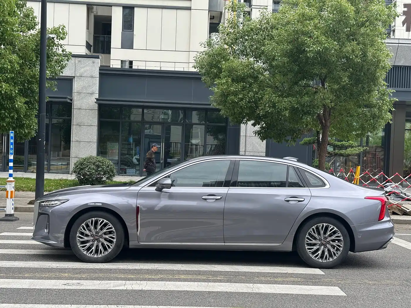 Hongqi H5 2023 2.0T Auto Smart Connect Flag Comfort фото 4