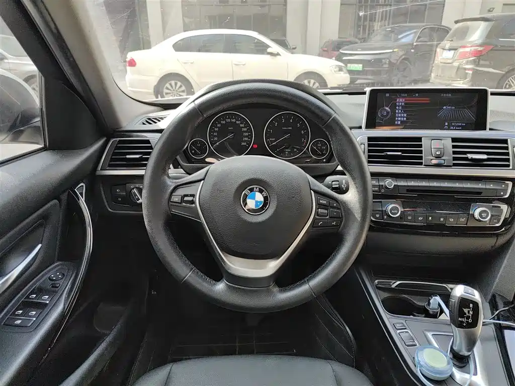 BMW 3 Series 2016 316i Fashion фото 3