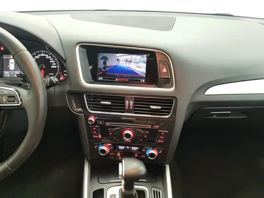 Audi Q5 2017 40 TFSI Technology фото 13