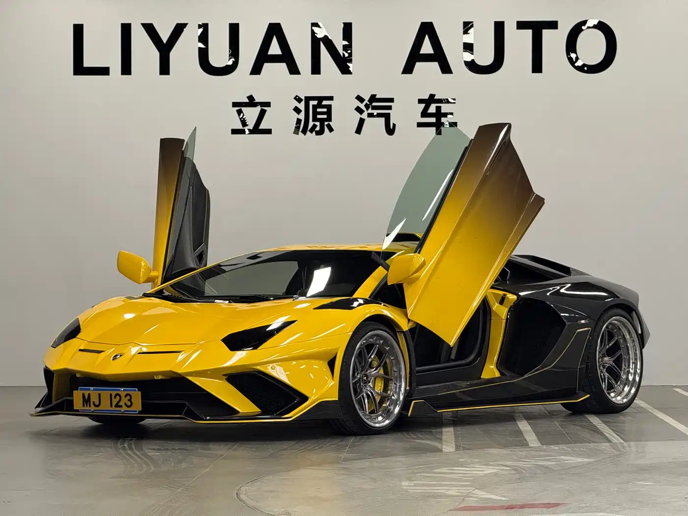 Lamborghini Aventador 2011 LP 700-4 фото 4