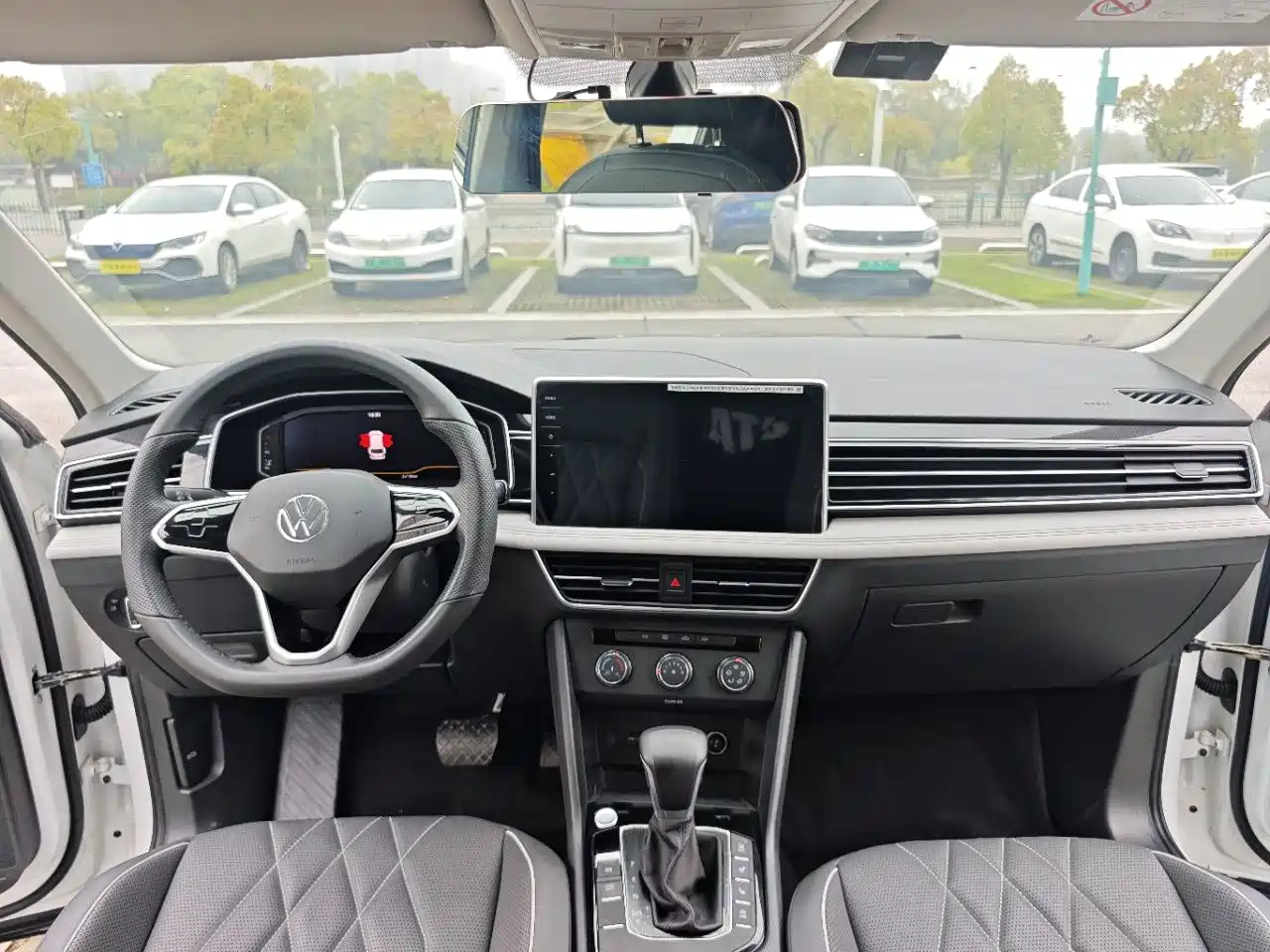 Volkswagen Tiguan L 2019 Facelift 330TSI Auto 2WD Panorama Comfort China VI фото 9