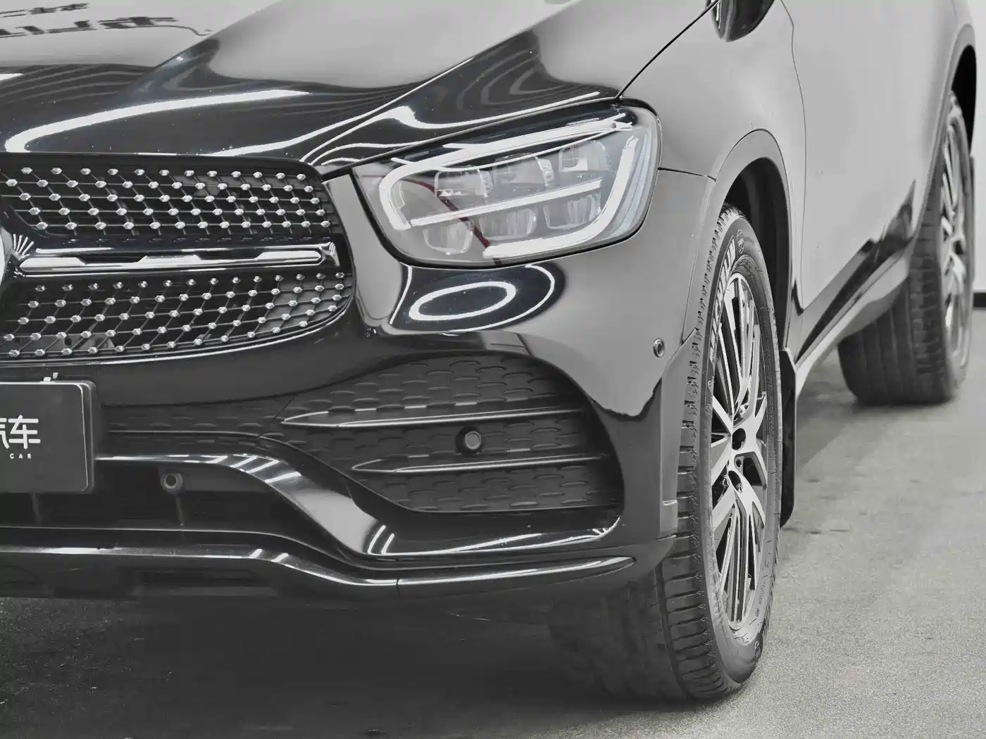 Mercedes-Benz GLC Coupe 2023 Model GLC 260 4MATIC Coupe SUV фото 2