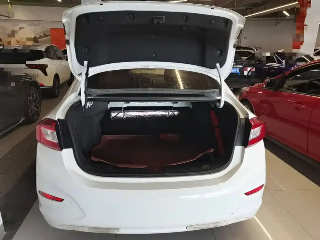 Chevrolet Cruze 2018 2018 320 Automatic Pioneer Sunroof Edition