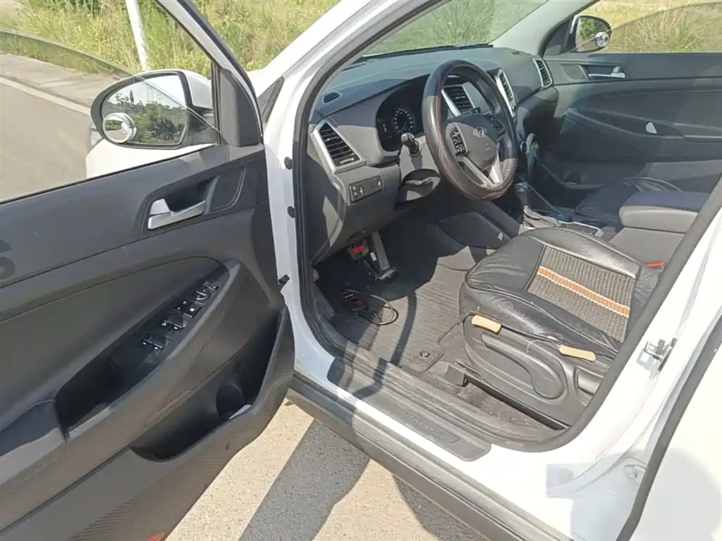 Hyundai Tucson 2015 1.6T Dual Clutch 2WD Smart фото 16