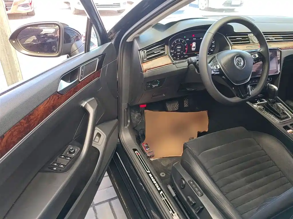 Volkswagen Magotan 2018 330TSI DSG Premium фото 16