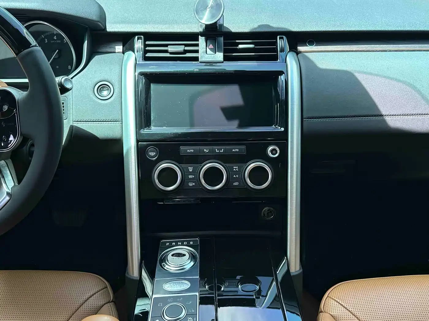 Land Rover Discovery 2017 3.0 SC V6 HSE фото 19