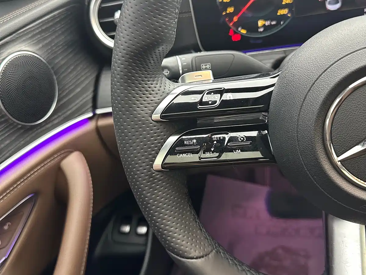 Mercedes-Benz E-Class New Energy 2022 E 350 e L Plug-in Hybrid Sedan фото 18