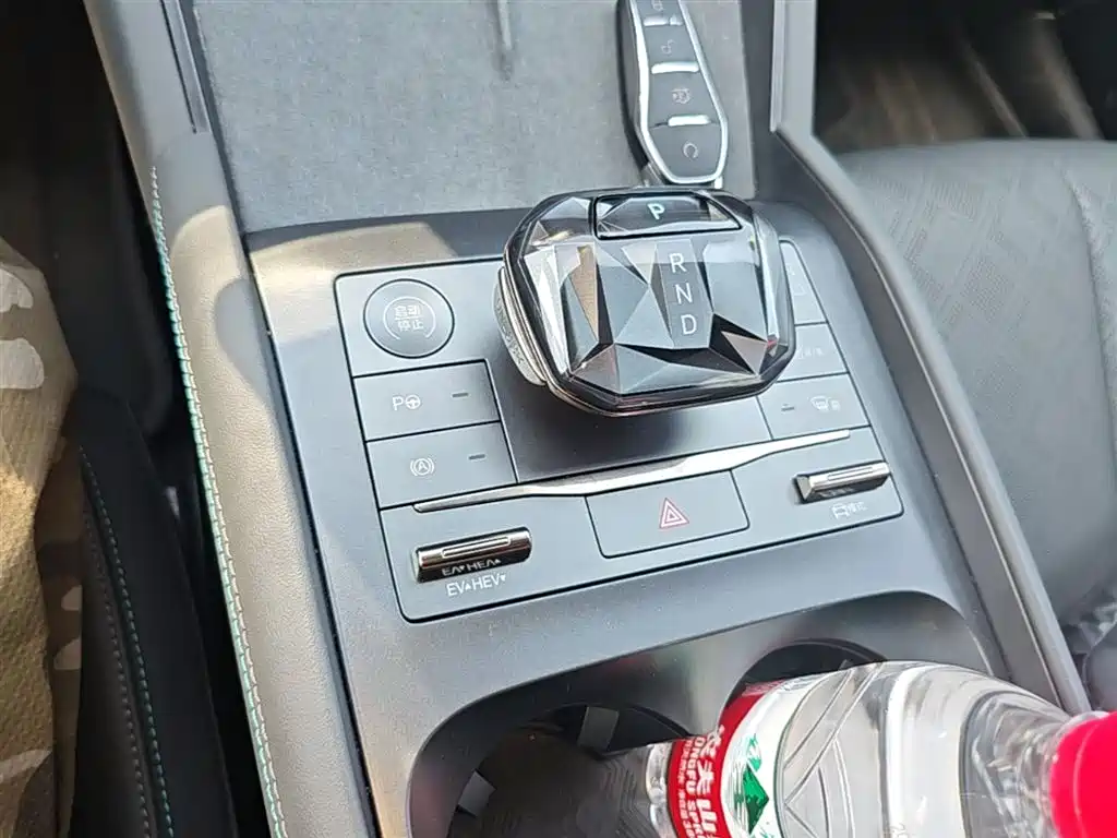 BYD Qin L 2025 DM-i Smart Drive Edition 120KM Excellence Type фото 14