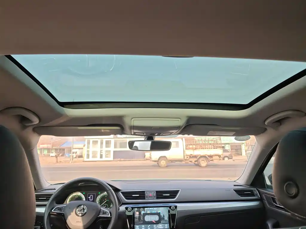 Škoda Superb 2018 TSI330 DSG Comfort Edition China V фото 18