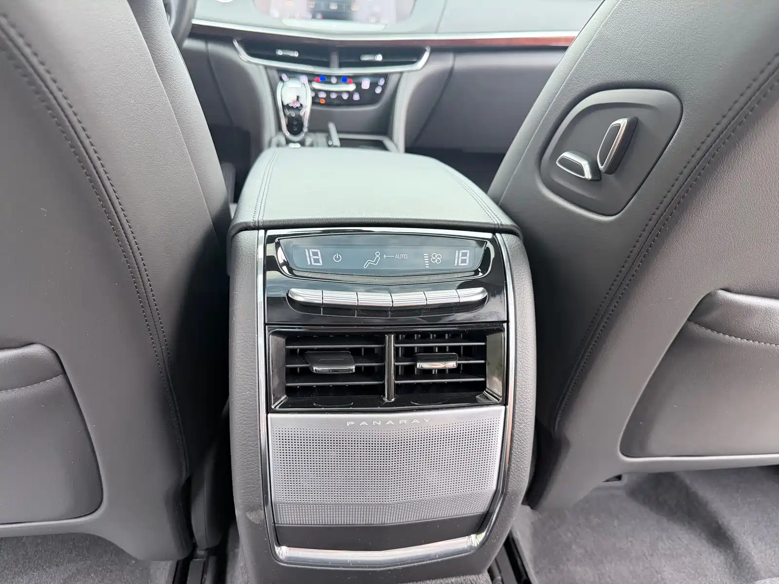 Фото 11 - Cadillac CT6