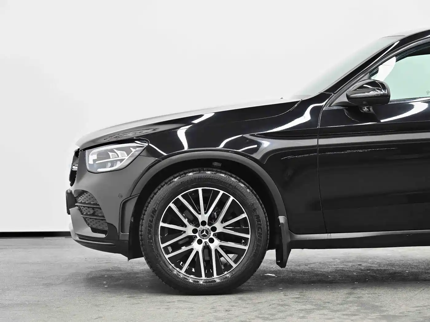 Mercedes-Benz GLC Coupe 2023 Model GLC 260 4MATIC Coupe SUV фото 16