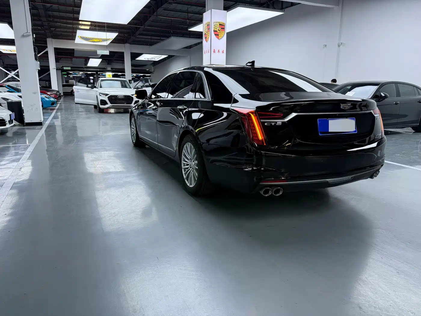 CADILLAC CT6