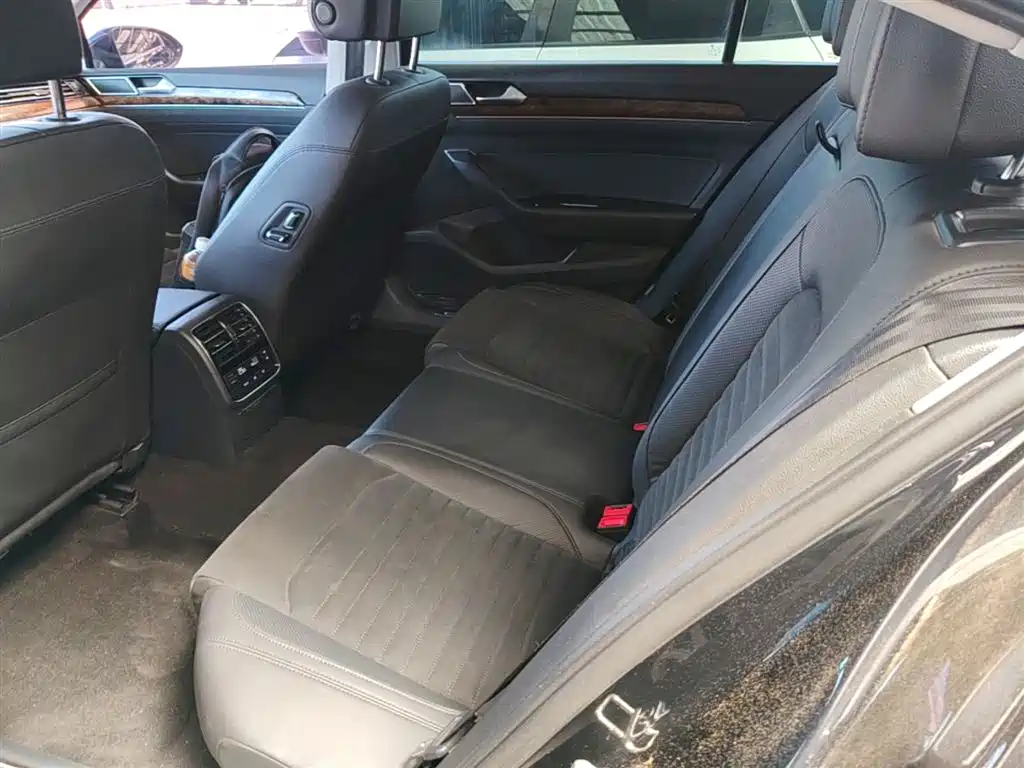 Volkswagen Magotan 2018 330TSI DSG Premium фото 17