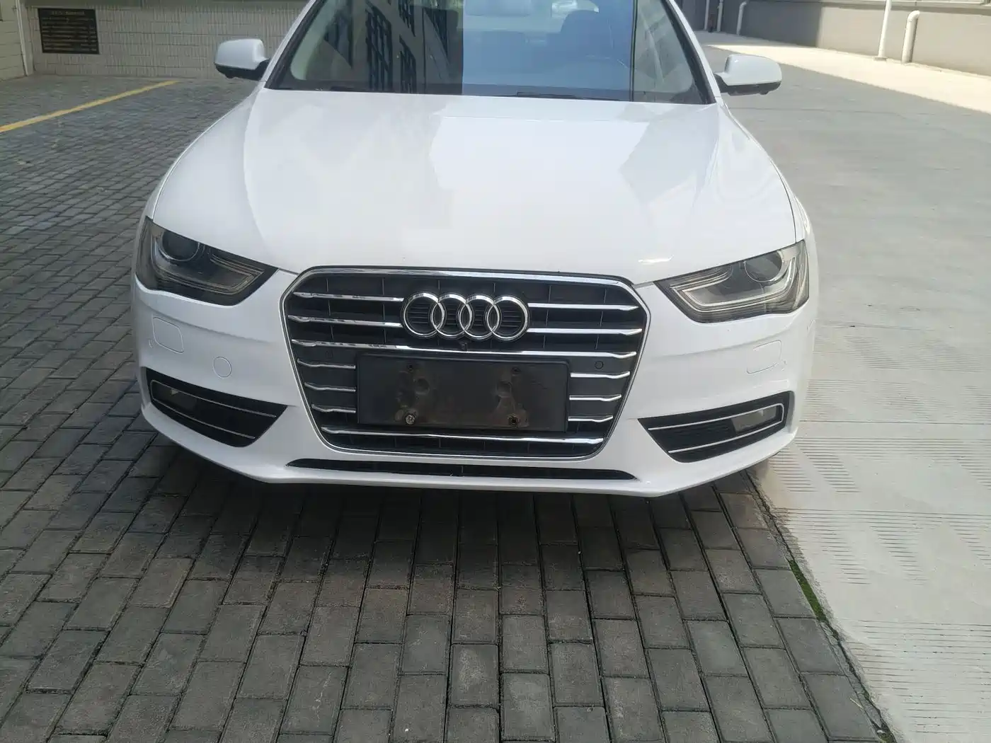 Audi A4L 2015 35 TFSI Auto Comfort фото 2