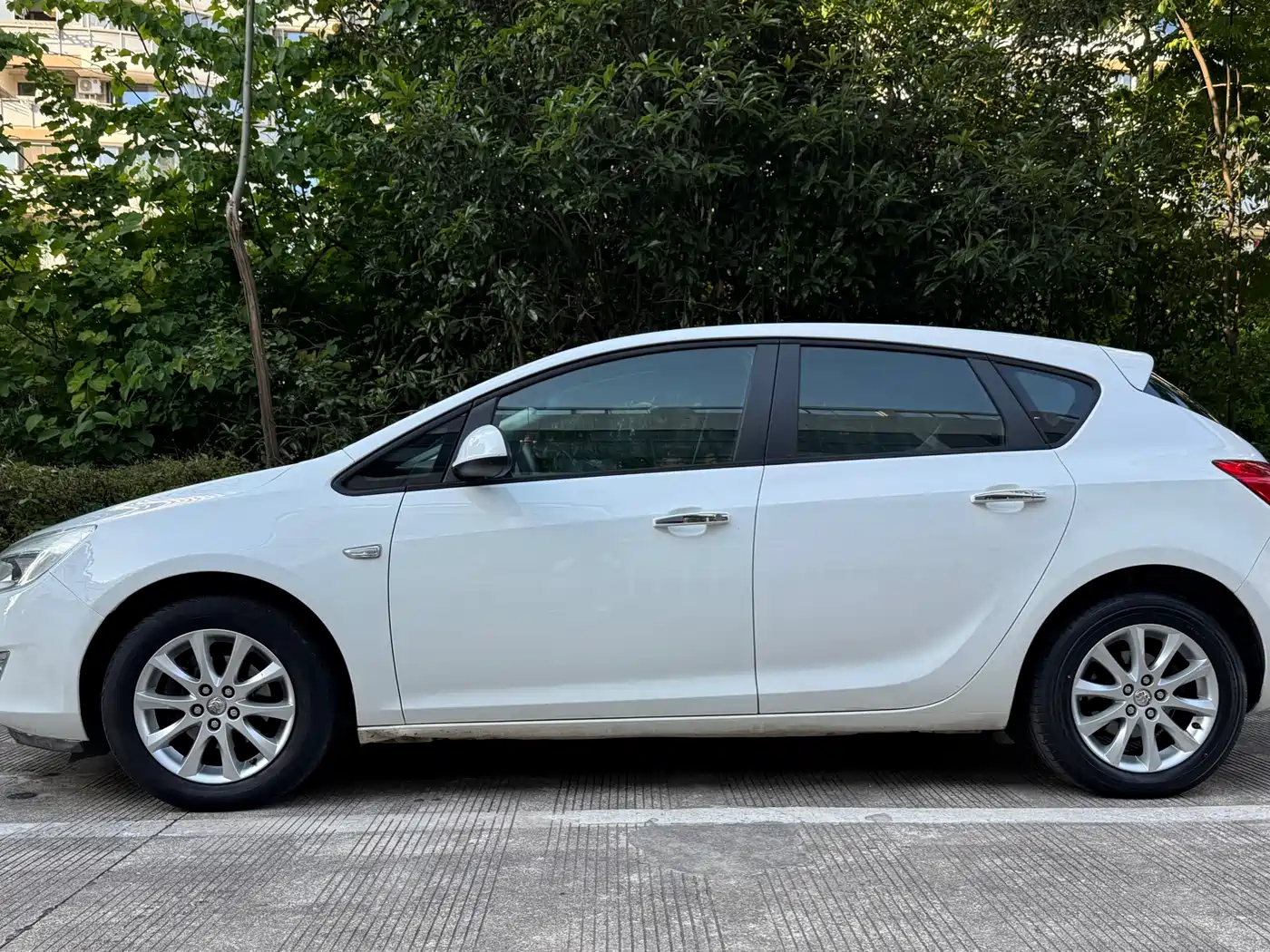 Buick Excelle 2014 XT 1.6L Automatic Fashion фото 5