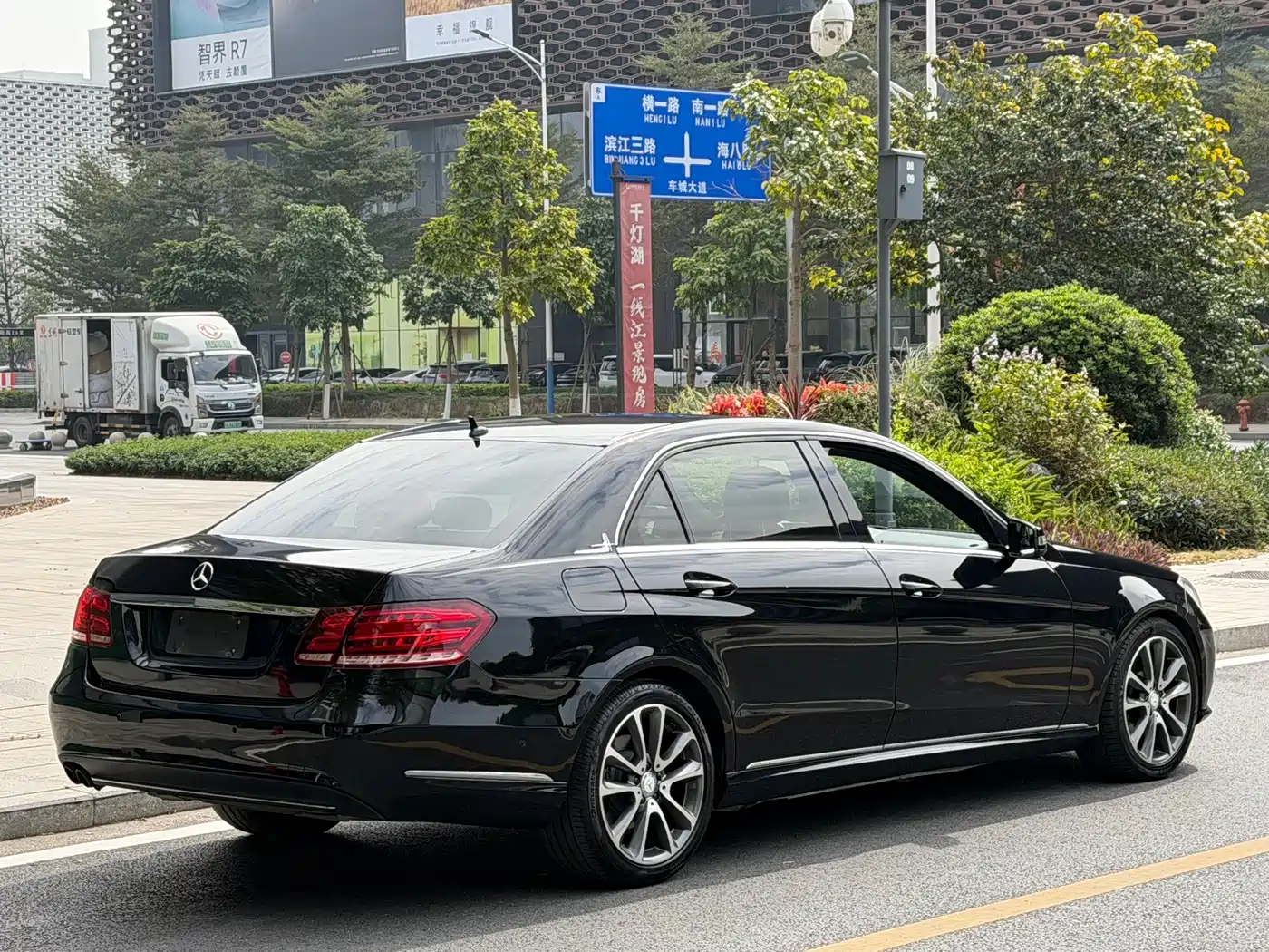 Mercedes-Benz E-Class 2014 E 260 L Sport фото 7
