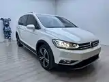 Photo 2 - Volkswagen Touran