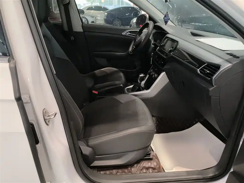 Volkswagen T-Cross 2019 1.5L Automatic Comfort Edition фото 20