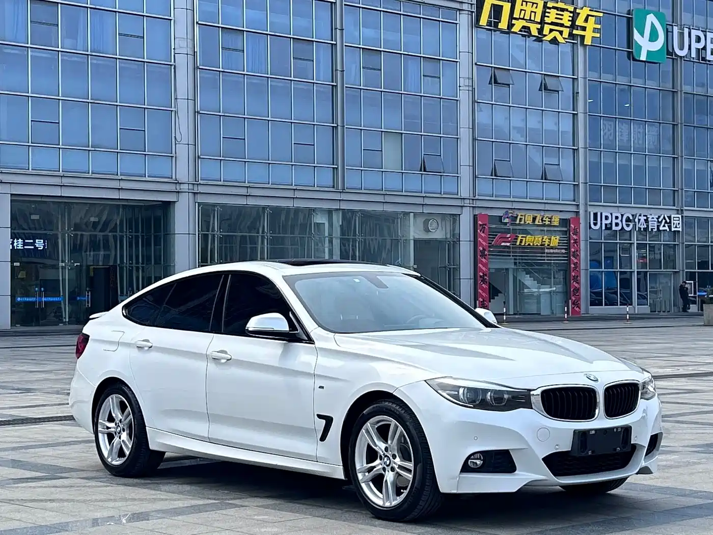 BMW 3 Series GT 2020 320i M Sport Package фото 3