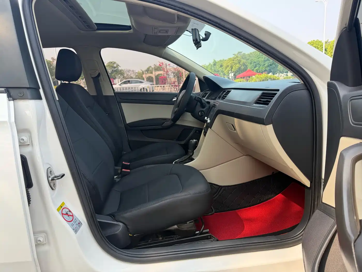 Škoda Rapid 2013 1.6L Automatic Smart Selection фото 18