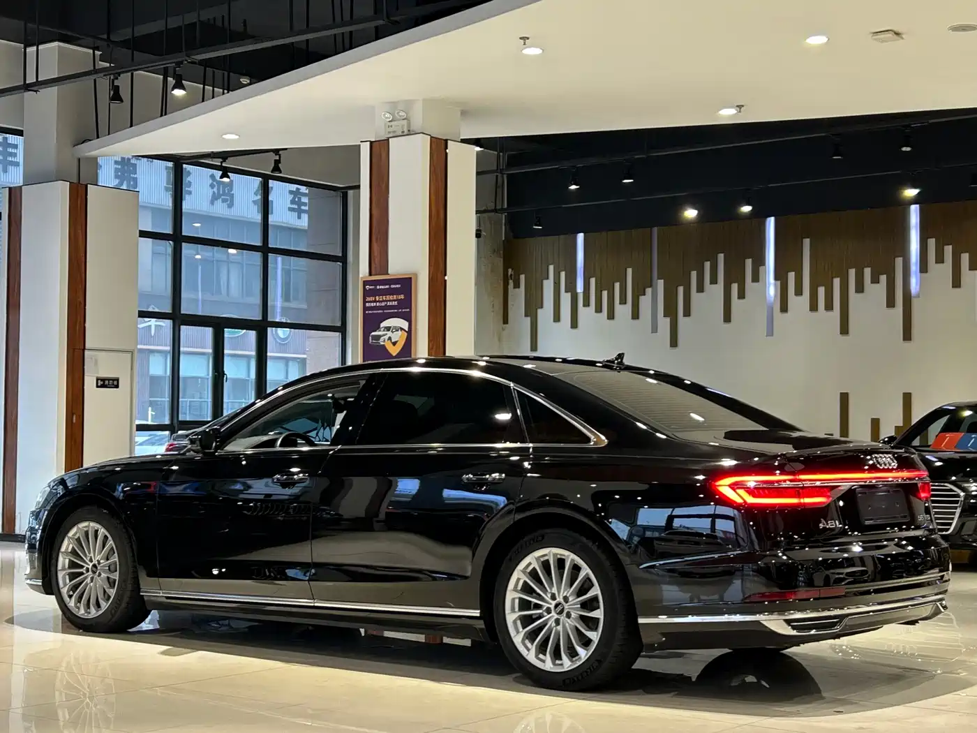 Audi A8 2021 A8L 50 TFSI quattro Comfort фото 31
