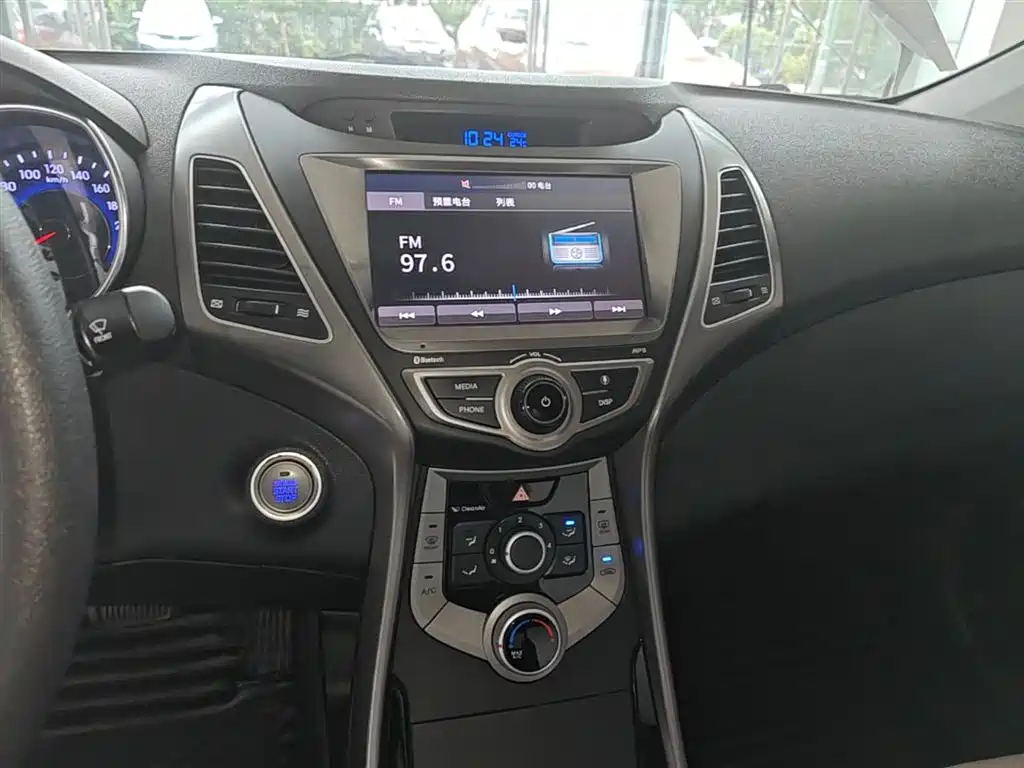 Hyundai Langdong 2016 1.6L Automatic Premium Edition фото 13